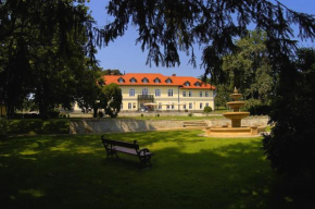 Гостиница Castle Hotel Grof Degenfeld, Тарцаль